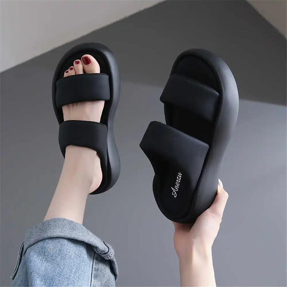 Aquatic Sports Wear - Size 39 Strips Summer Shoes Sale